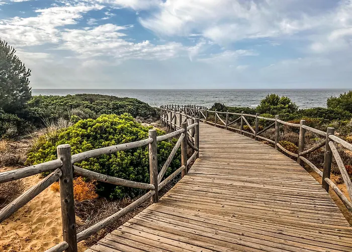 Renovated Townhouse - Sea View - Walk To Beach