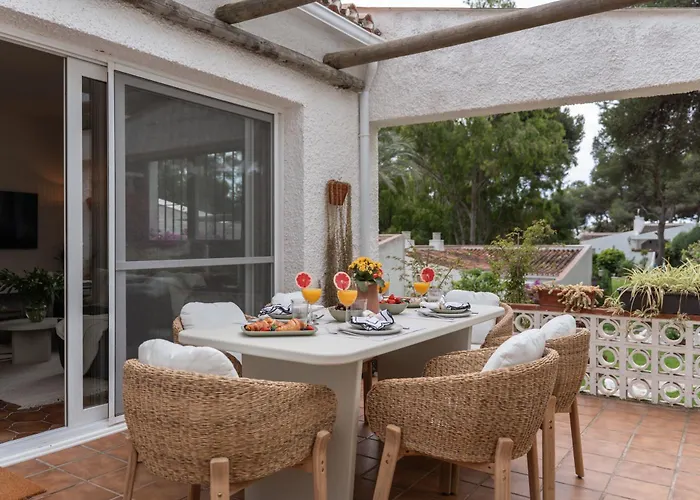 Cozy Home Terrace, Pool Near Beach & Gym