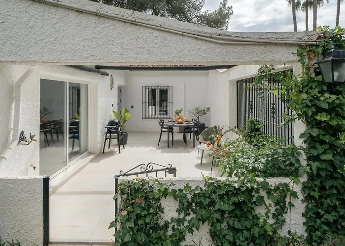 Modern Calahonda House W Large Terrace & Pool